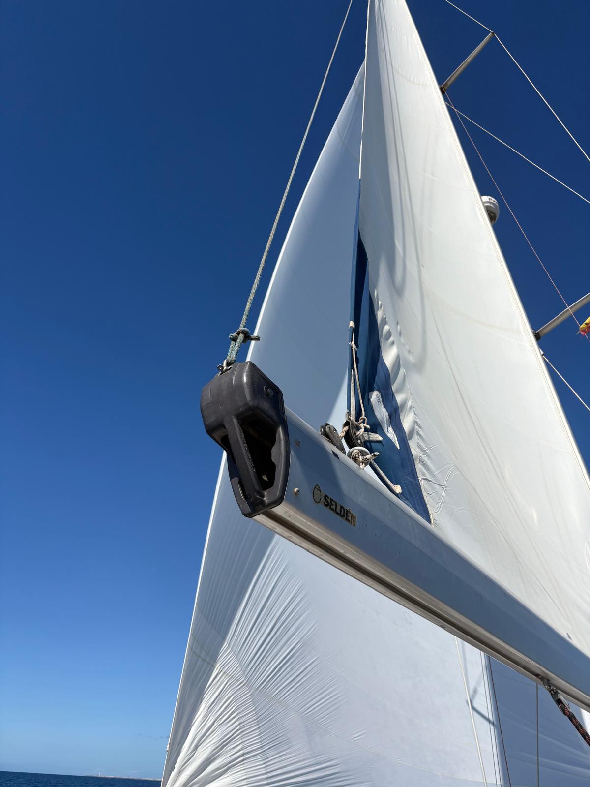 Blick nach oben in den Mast